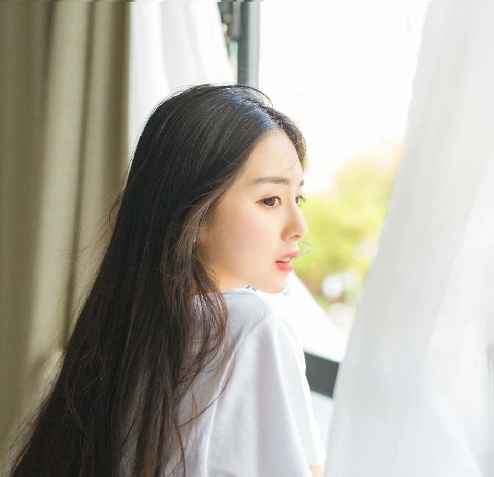 压力是不可避免的，失眠是无可奈何的，所以不要着急，不要烦躁，心平气和地接受。躲不开就接着，晚上睡不着那就白天睡。